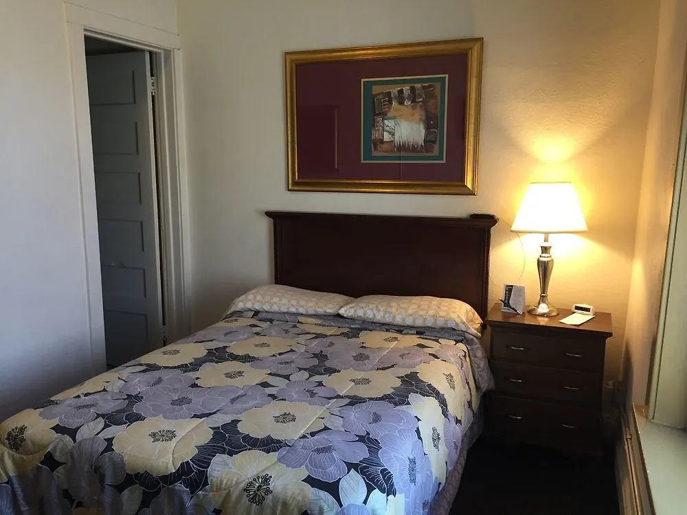 11Th Avenue Hostel Denver