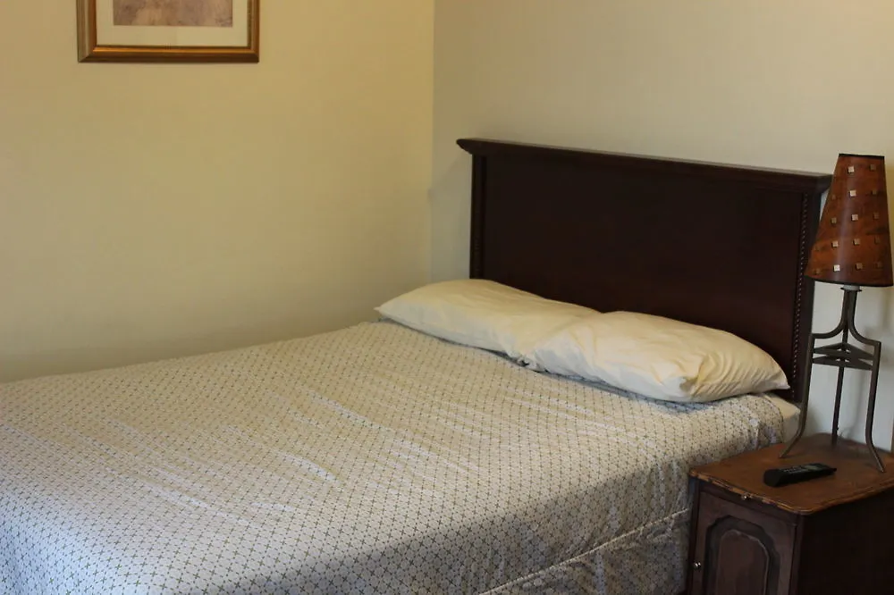 11Th Avenue Hostel  Denver