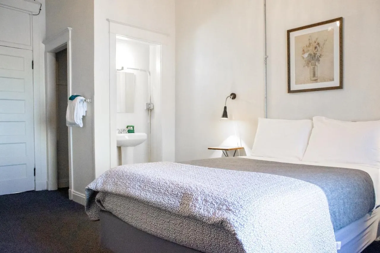 11Th Avenue Hostel Denver
